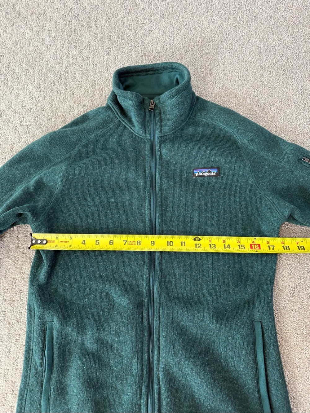 Women’s Patagonia Better Sweater Jacket in Piki Green - Picture 11 of 12